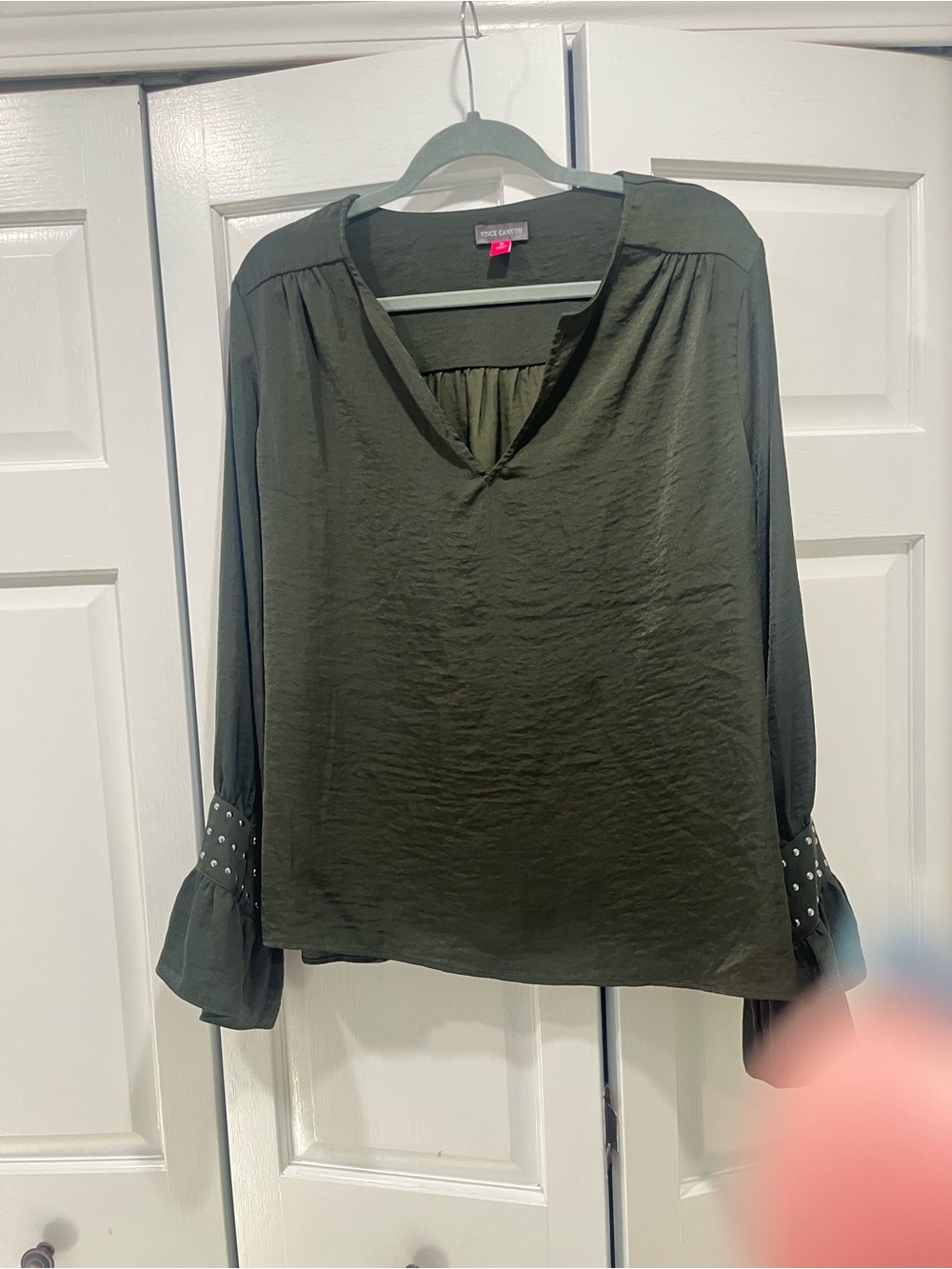 Vince Camuto Olive Green V-Neck Long Sleeve Blouse with Studded Cuffs